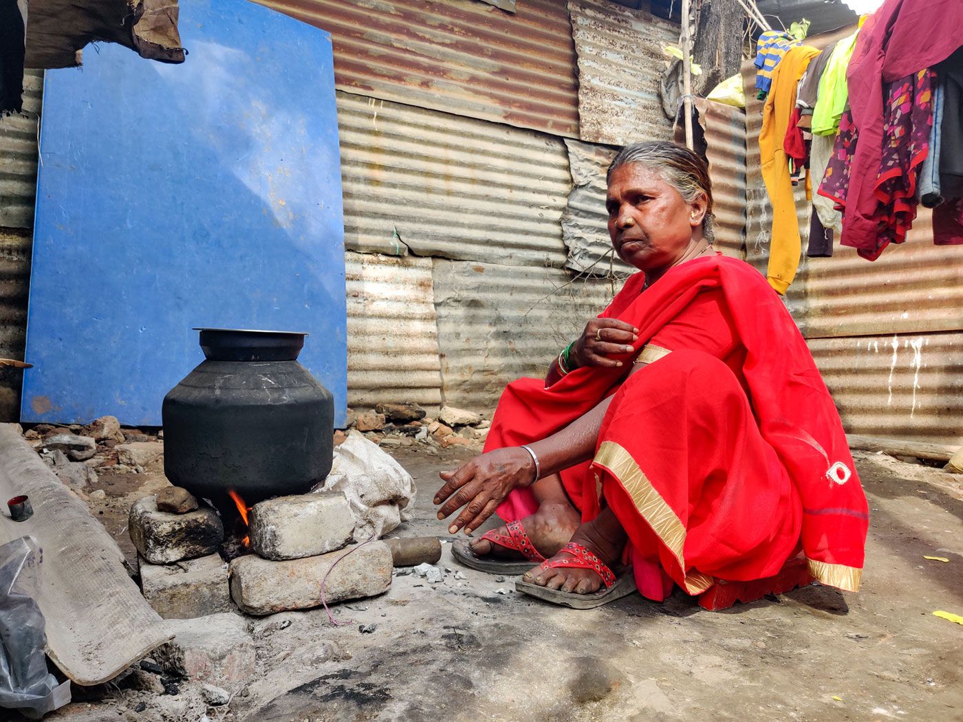 Article | In the chokehold of a wood-fired stove